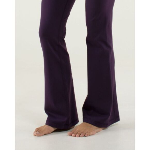 LULULEMON Purple Mid Rise Flare Workout Athletic Leggings Groove Pants Size 6 - Picture 3 of 12